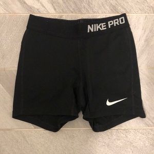 BLACK NIKE PRO SPANDEX GIRLS SIZE MEDIUM